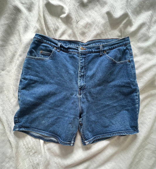 80's High-waisted mid thigh denim by Capistrano